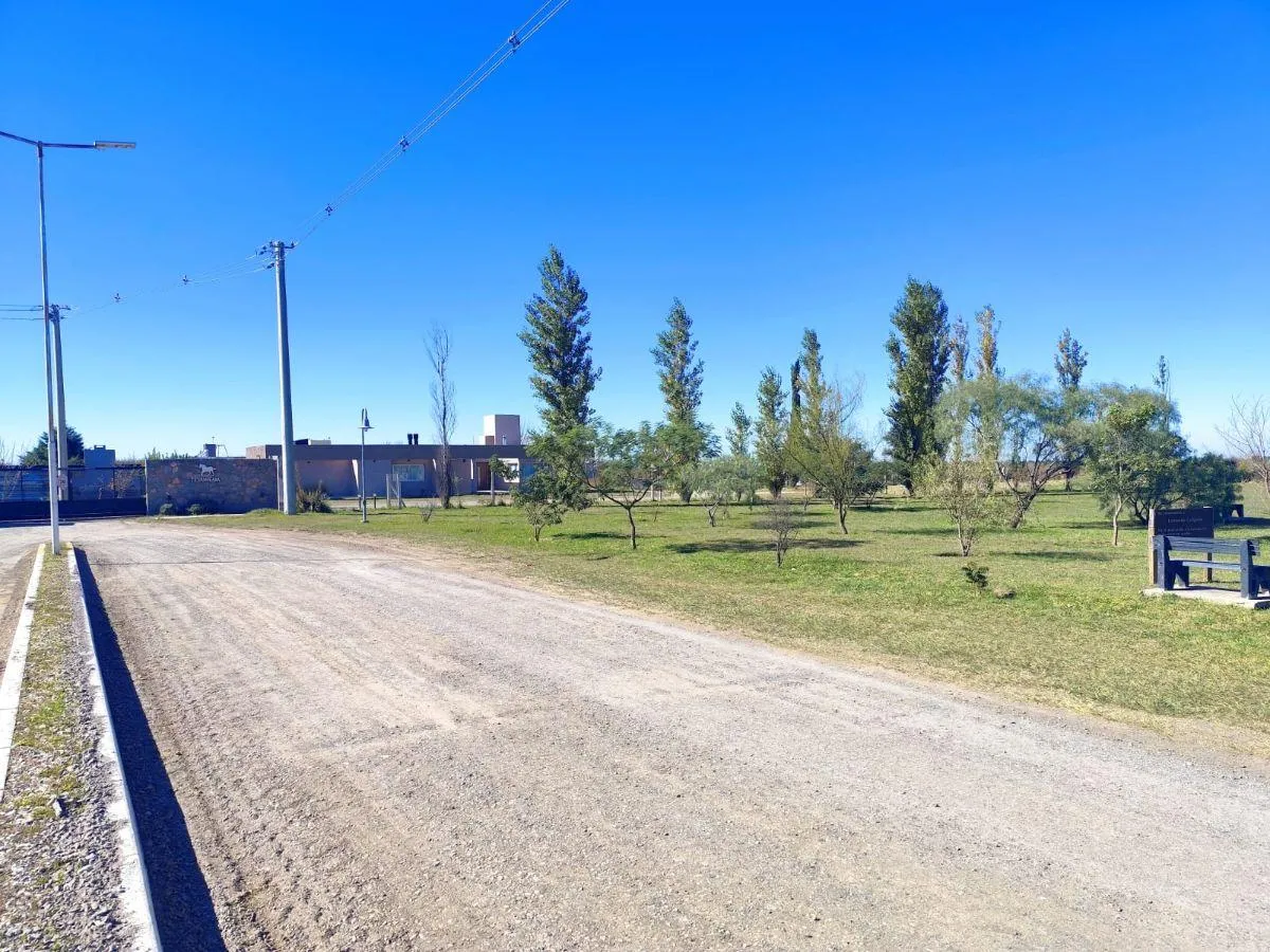 La Pampeana, B° Semi Cerrado E53, Minutos del Aeropuerto!
