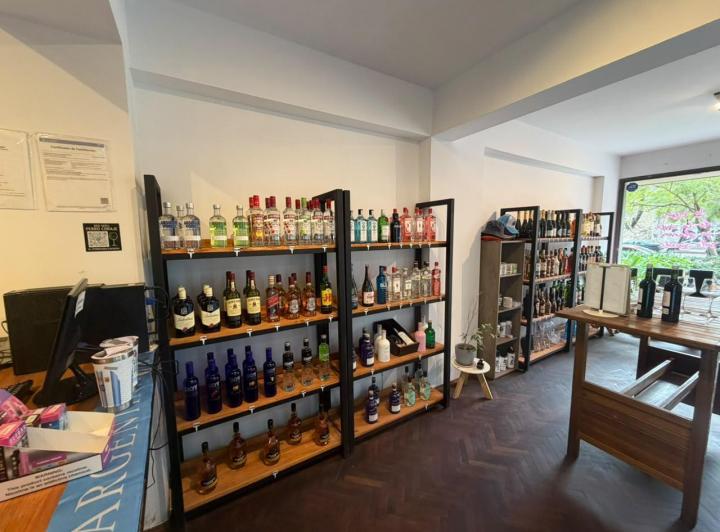 Local comercial · 64m² · 2 Ambientes