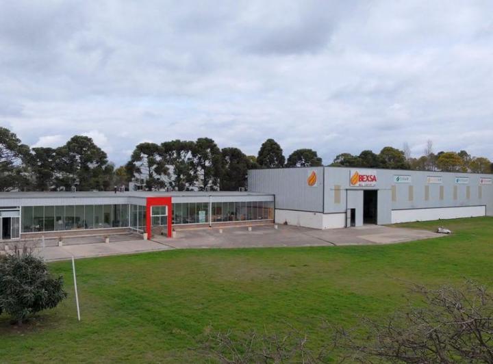 Bodega-Galpón · 1025m² · 5 Ambientes