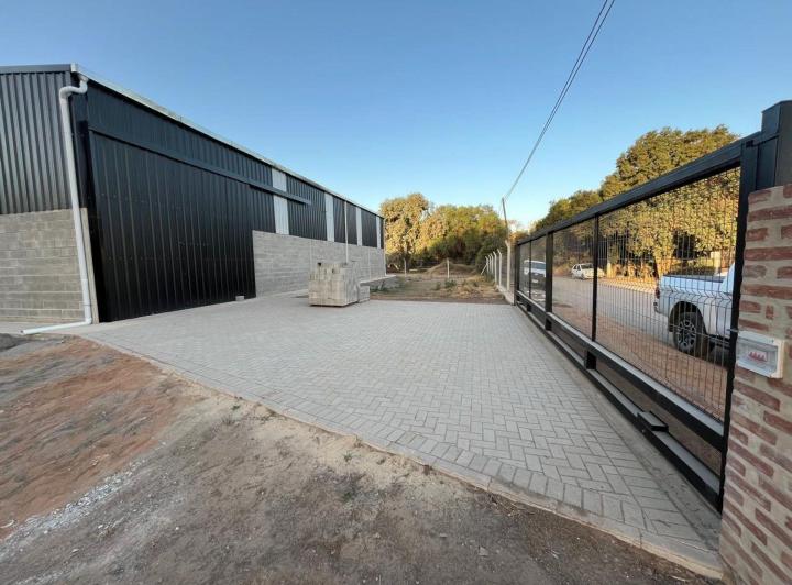 Bodega-Galpón · 390m²