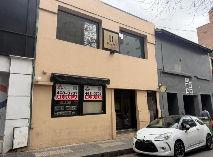 Local comercial · 240m²