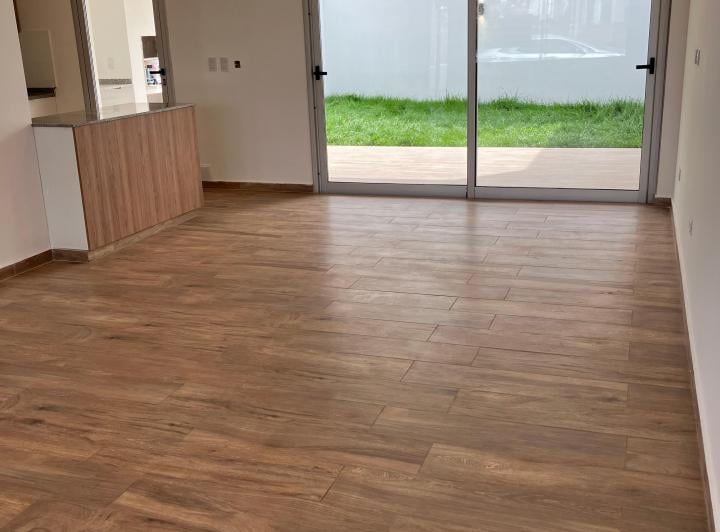 Casa · 160m² · 7 Ambientes · 2 Cocheras