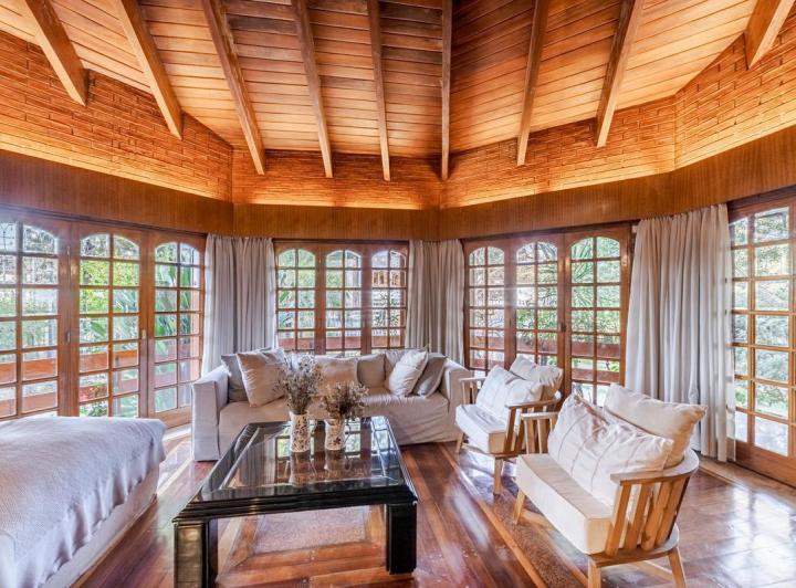 Casa · 538m² · 5 Ambientes · 1 Cochera