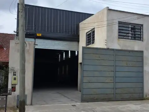 Galpón en Venta en Lanus Este, Lanus