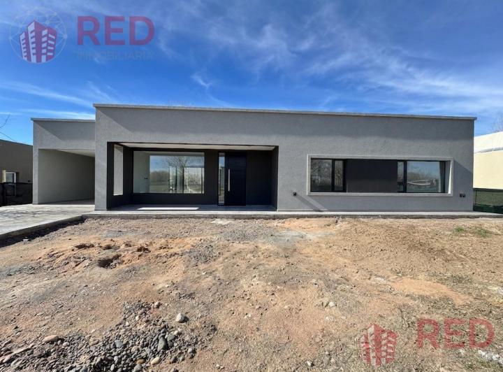 Casa · 150m² · 4 Ambientes · 1 Cochera