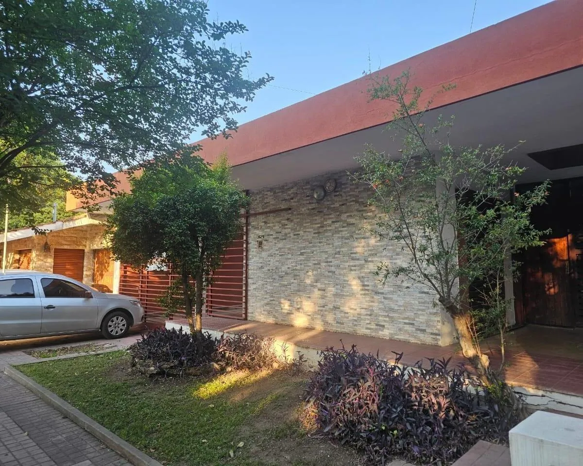 CASA 3 DORMITORIOS PARQUE HORIZONTE
