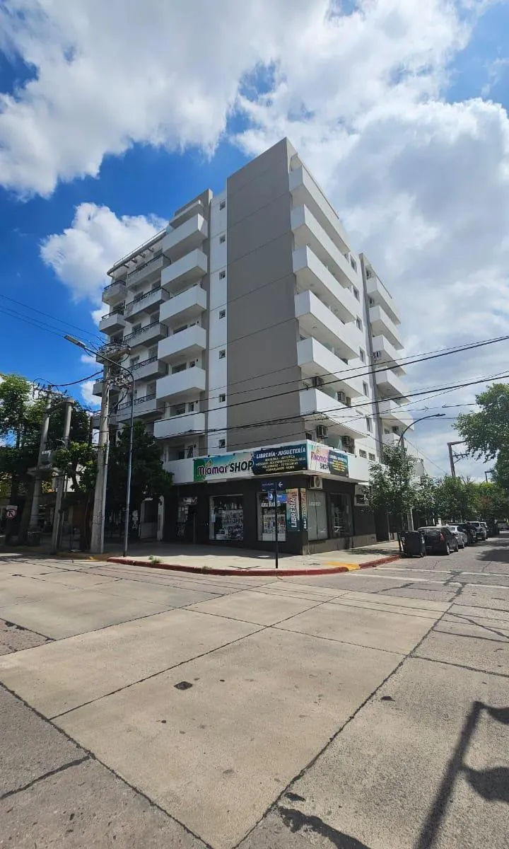 LOCAL COMERCIAL EN VENTA - EXCELENTE RENTA