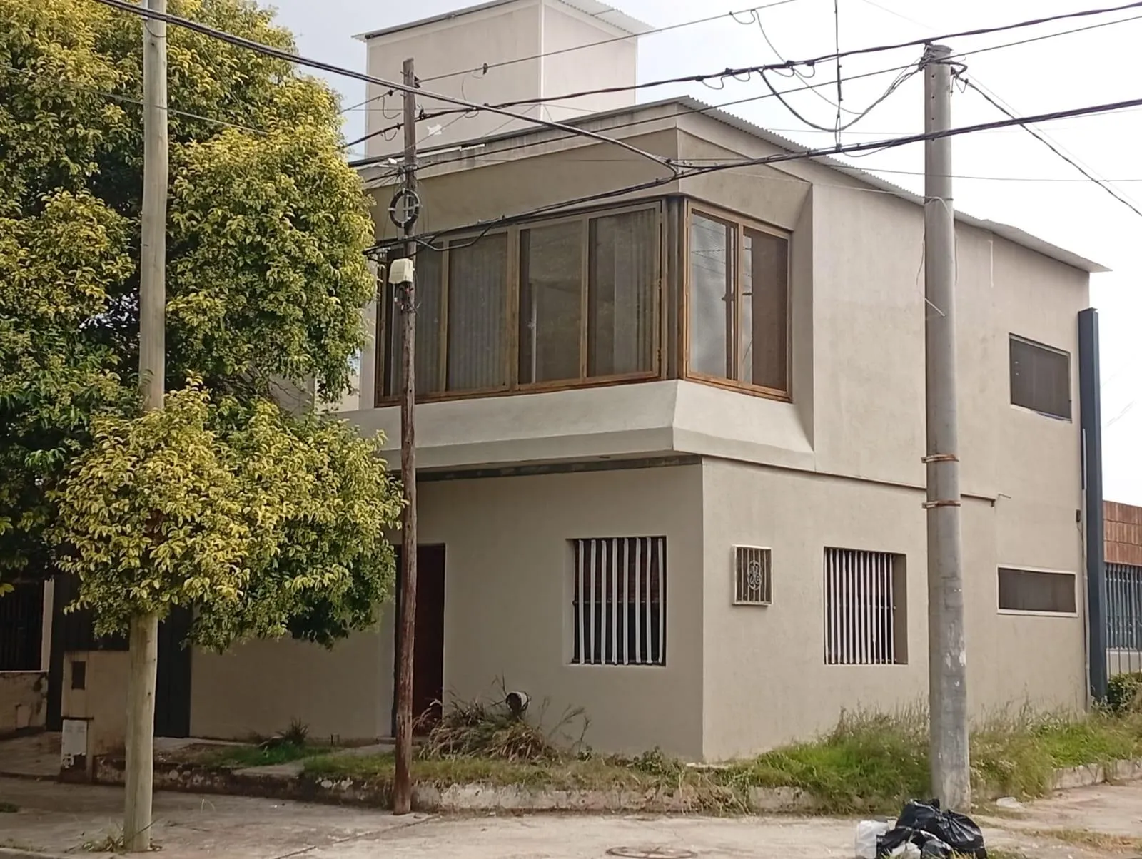 Casa tres dormitorios zona Shopping de Villa Cabrera