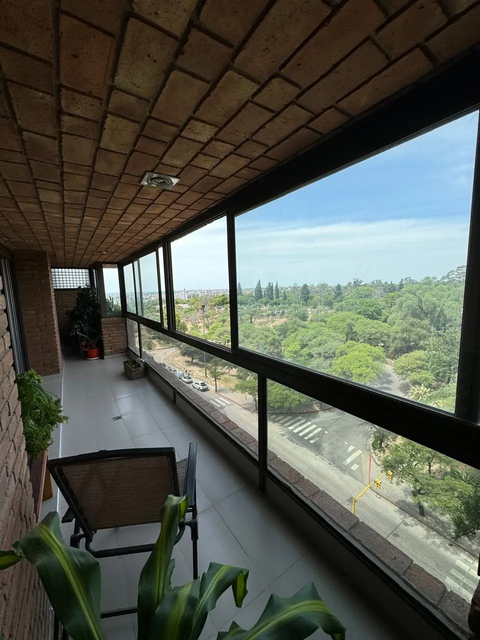 Venta departamento en Nueva Cordoba de 4 dormitorios con balcón