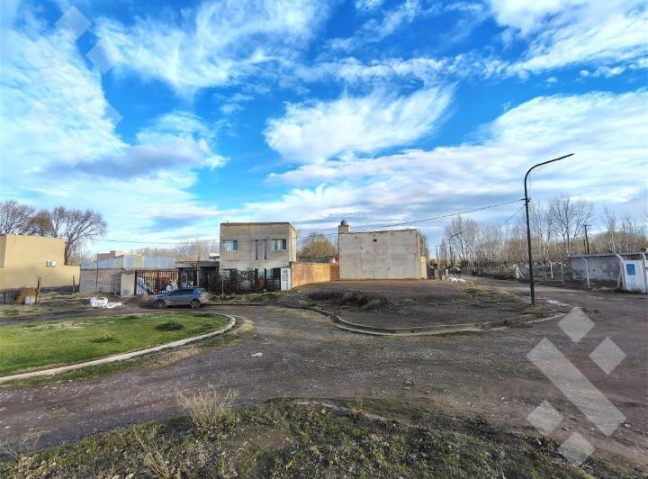 Terreno · 242m²