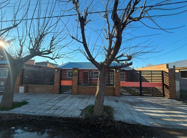 Casa · 99m² · 3 Ambientes · 1 Cochera