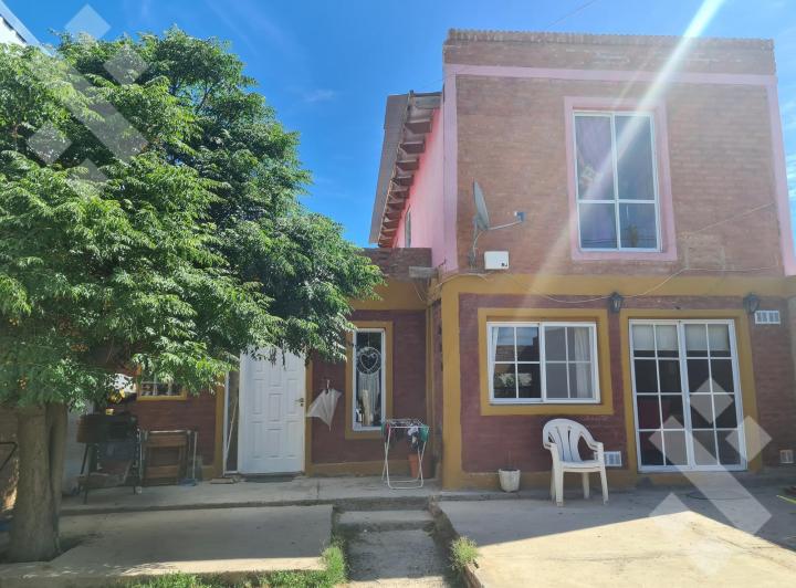 Casa · 90m² · 7 Ambientes