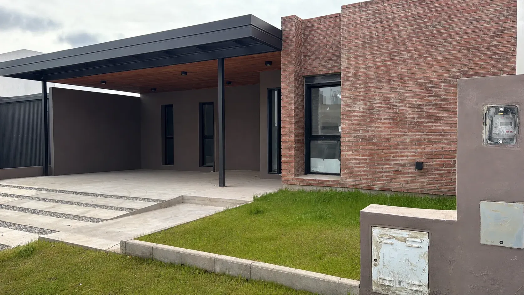 VENTA CASA 3 DORMITORIOS B° RINCONES DE MANANTIALES