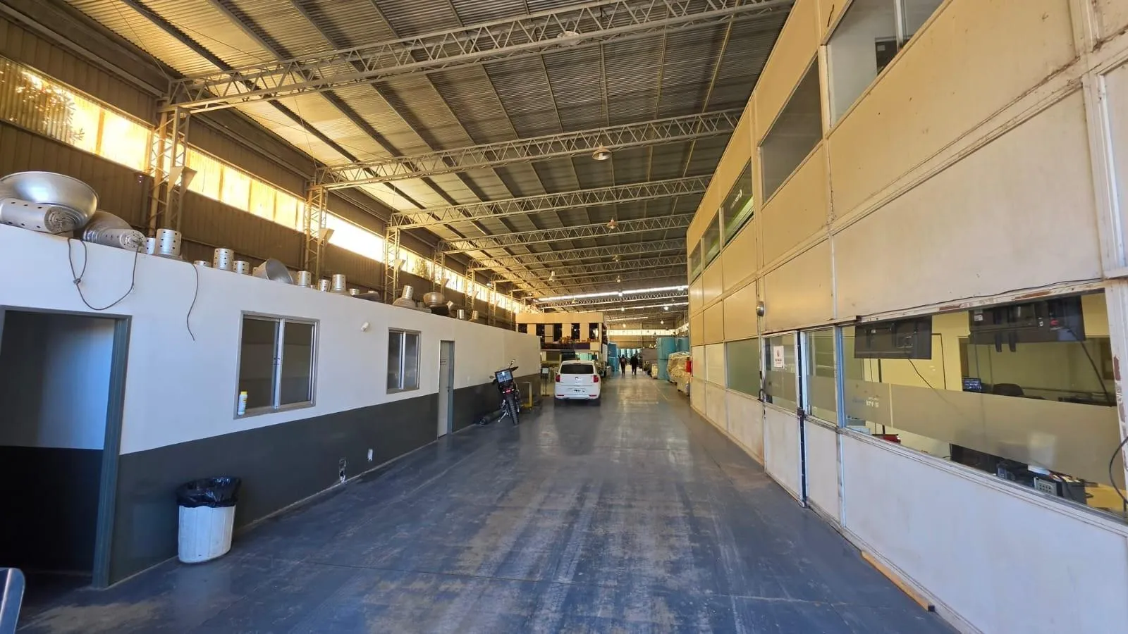 Depósito en Los Boulevares - 2000 m2