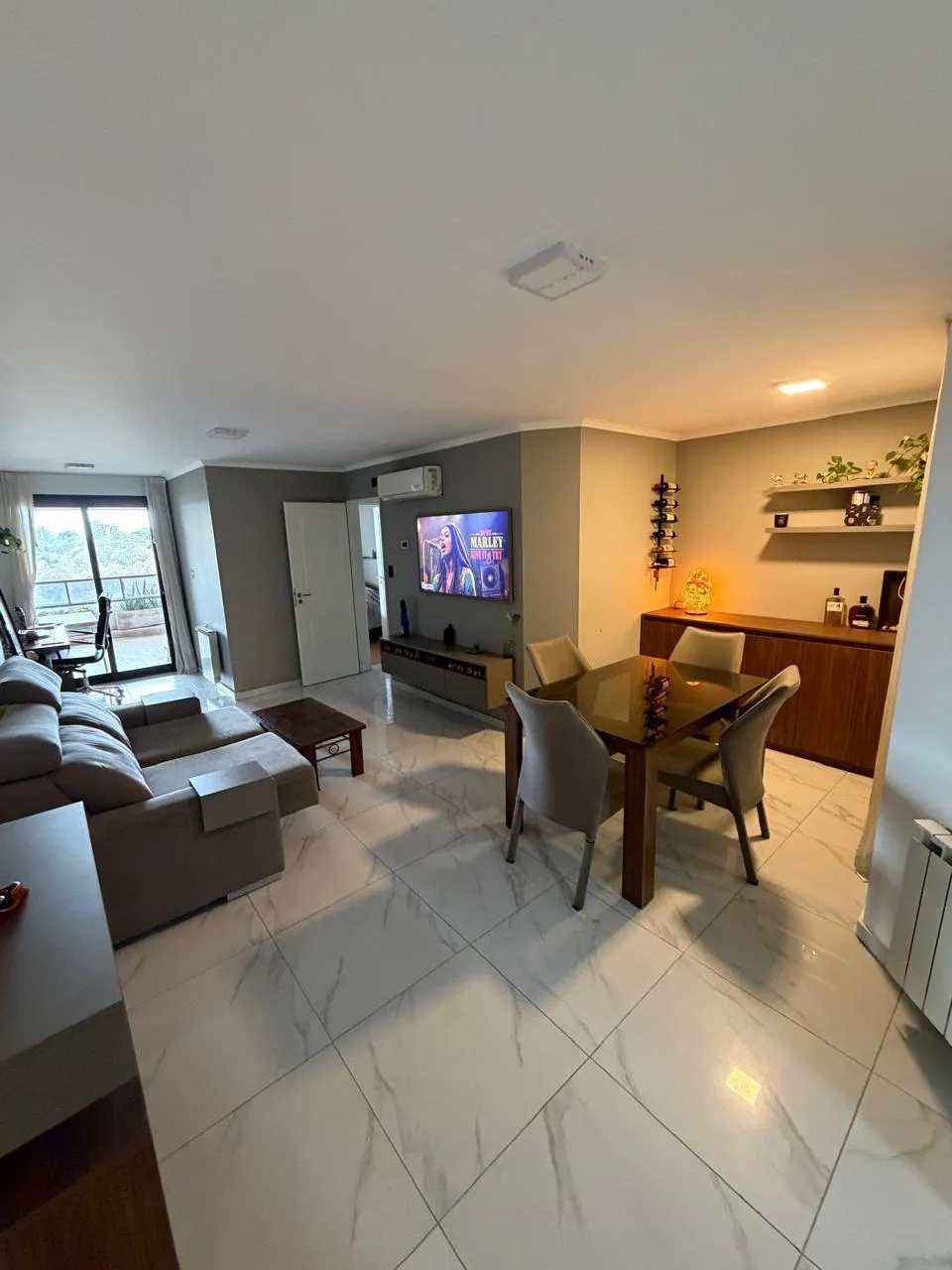 Venta departamento de 1 dormitorio con escritorio, balcón y asador