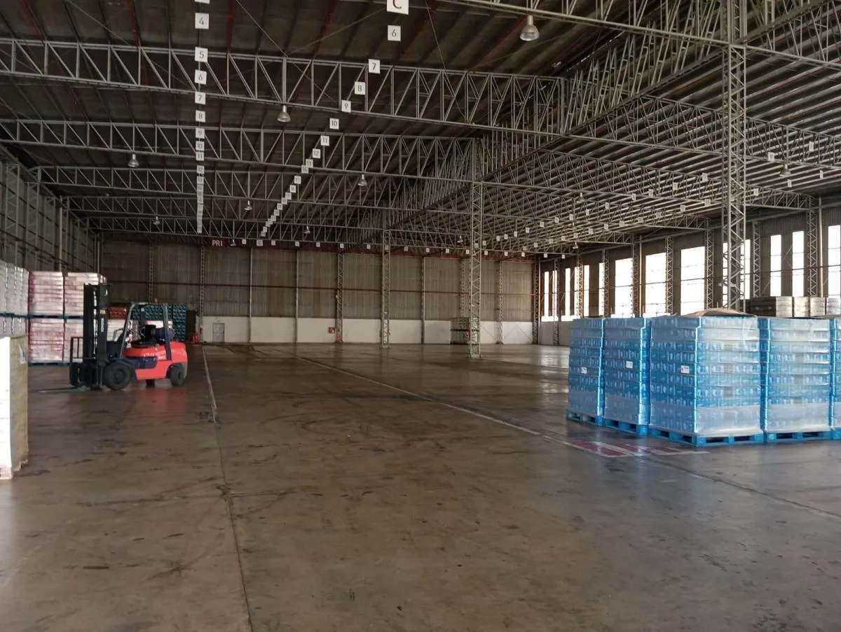 NAVE DE 1500 M2 CON SPRINKLERS FERREYRA