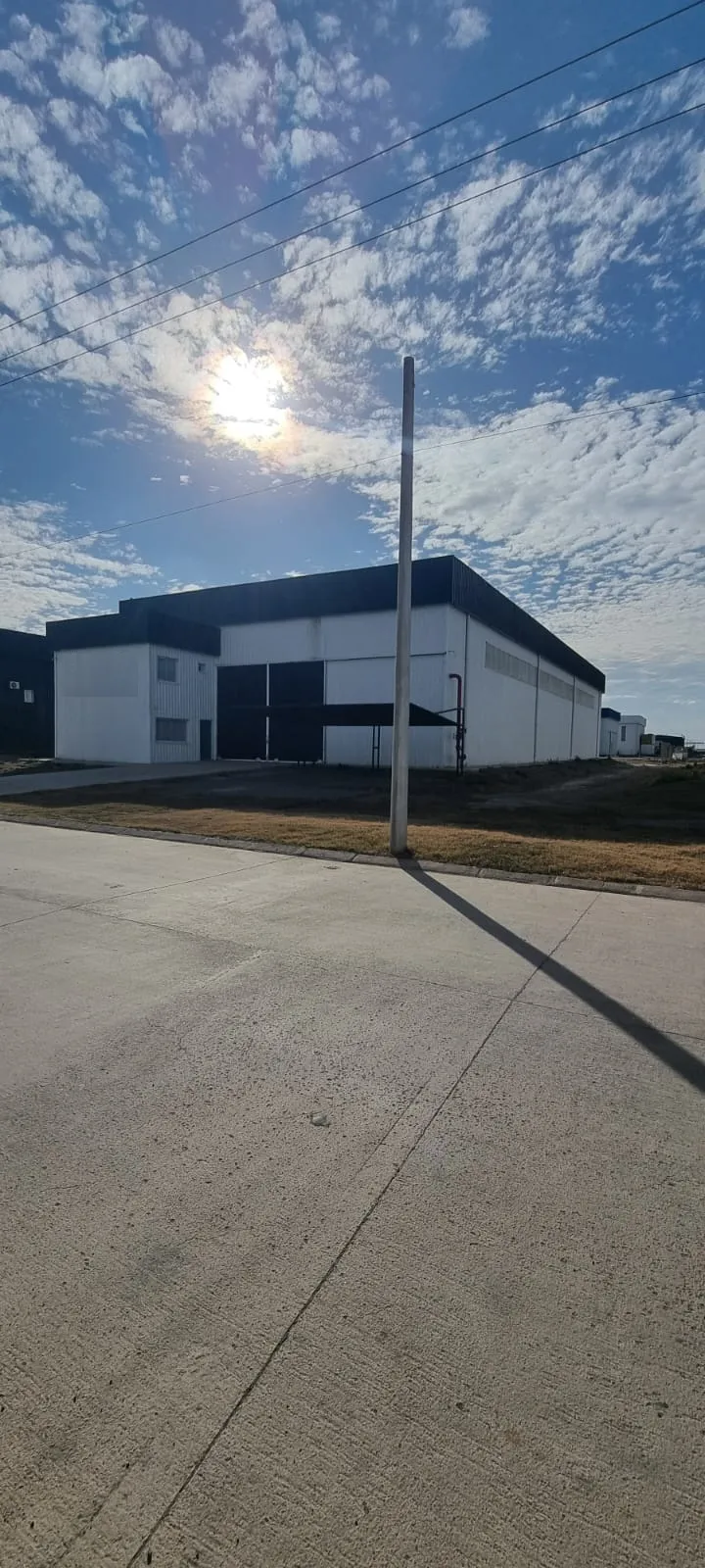 VENTA Planta INDUSTRIAL oficinas ESTRENAR Polo 52 c/ RENTA ESCRITURA INMEDIATA
