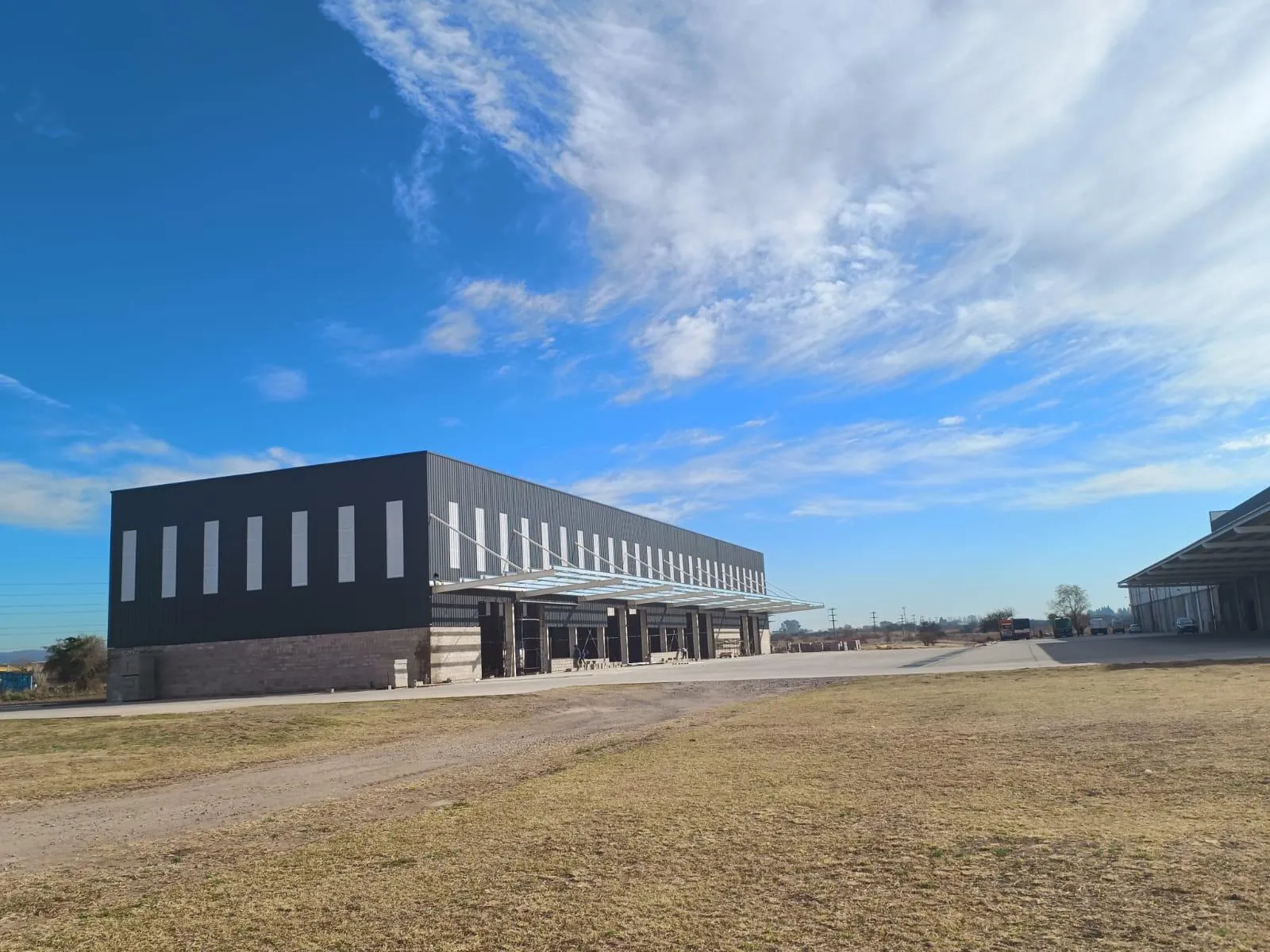ALQUILER Depósito PREMIUM 430 m2 Oficinas SEGURIDAD 24hs red de INCENDIO