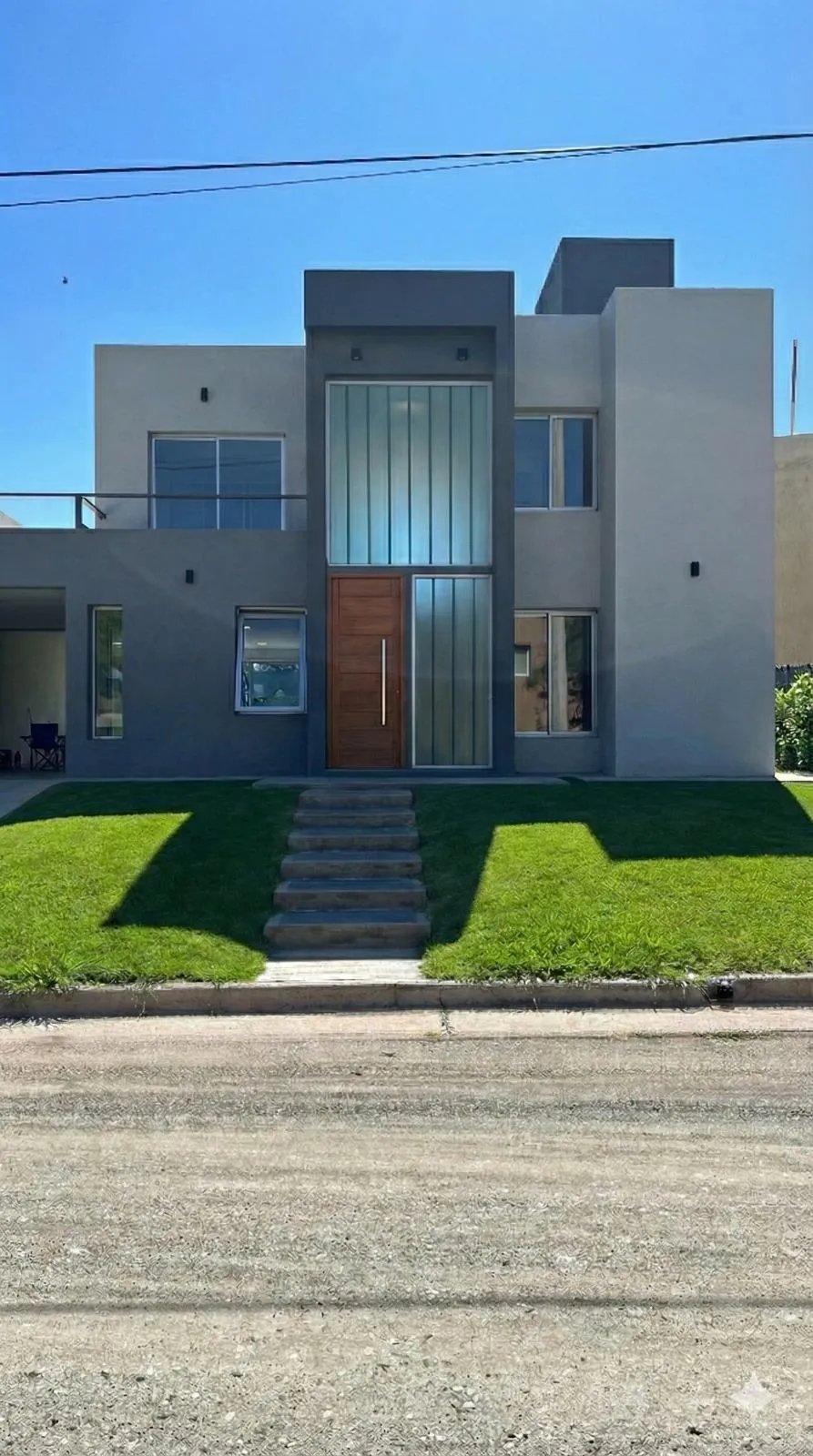 CASA EN VENTA  TEJAS 4  3 DORMITORIOS- MALAGUEÑO-