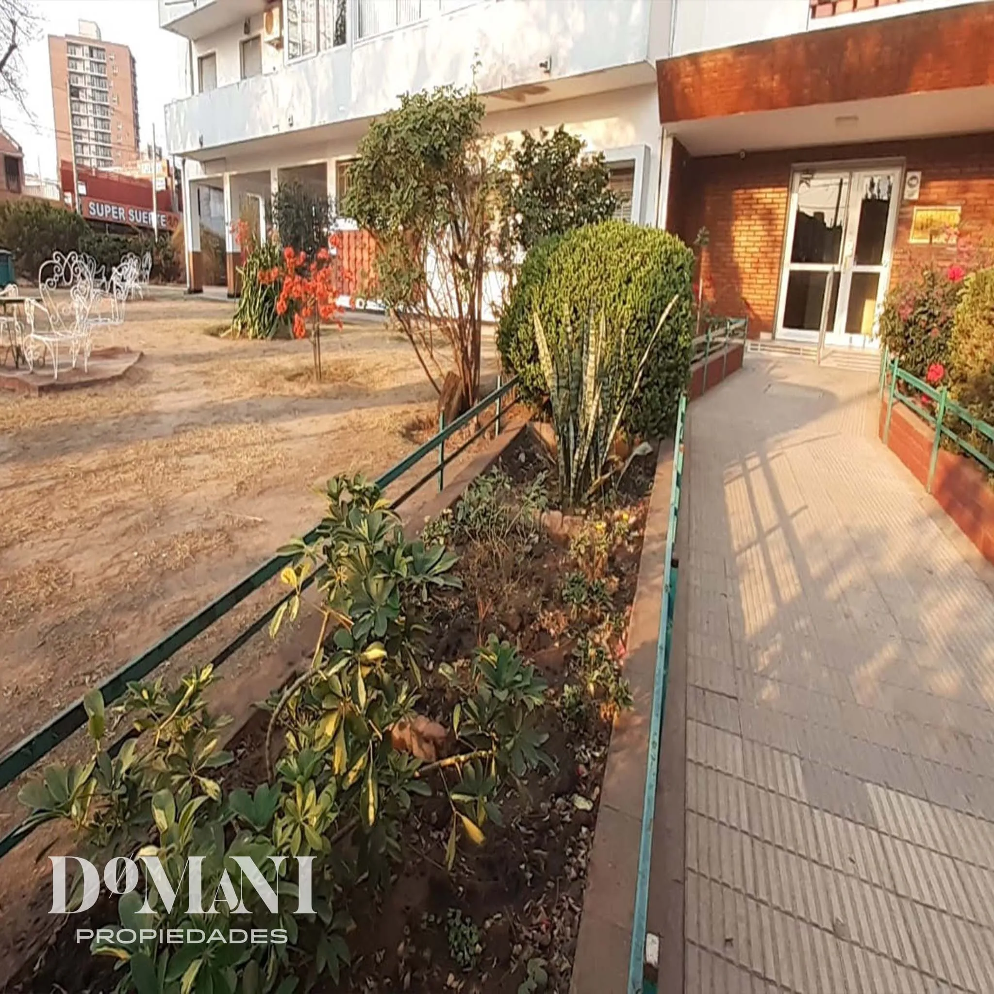 VENTA AMPLIO DEPARTAMENTO 3 DOR. LING/COM. COCINA, BALCON. BARRIO SAN MARTIN.