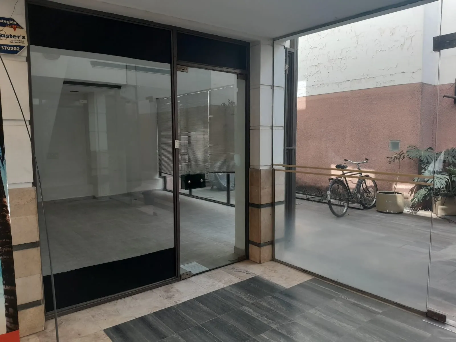 VENTA LOCAL COMERCIAL - SAN JERONIMO 157 - CENTRO
