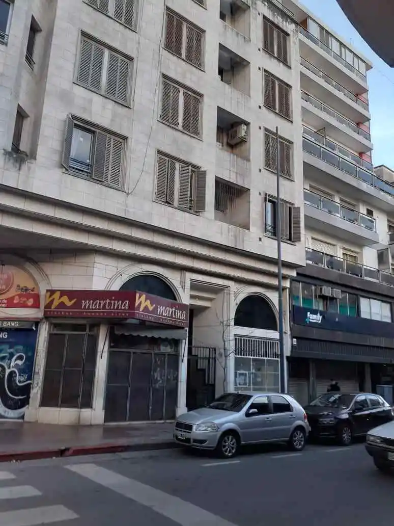 Centro- Sucre 5 Esq D. Funes, Externo, Balcon cerrado grande, Coc/Sep, Antiguo, Ajuste Semestral