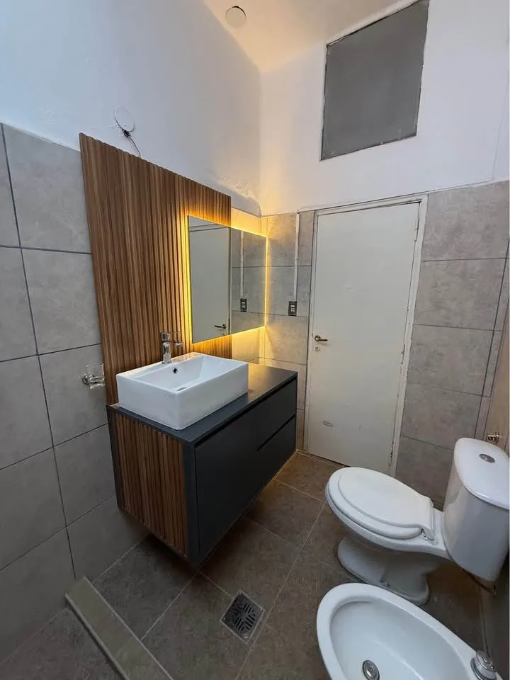 Cofico - Venta Casa Remodelada a Nueva - 3 Dorm.