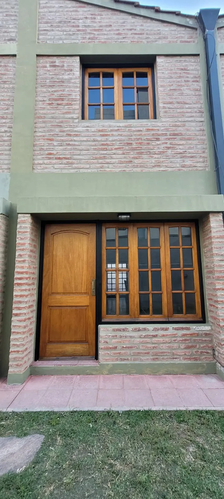 DUPLEX DOS DORMITORIOS EN COMPLEJO CERRADO, VILLA CARLOS PAZ