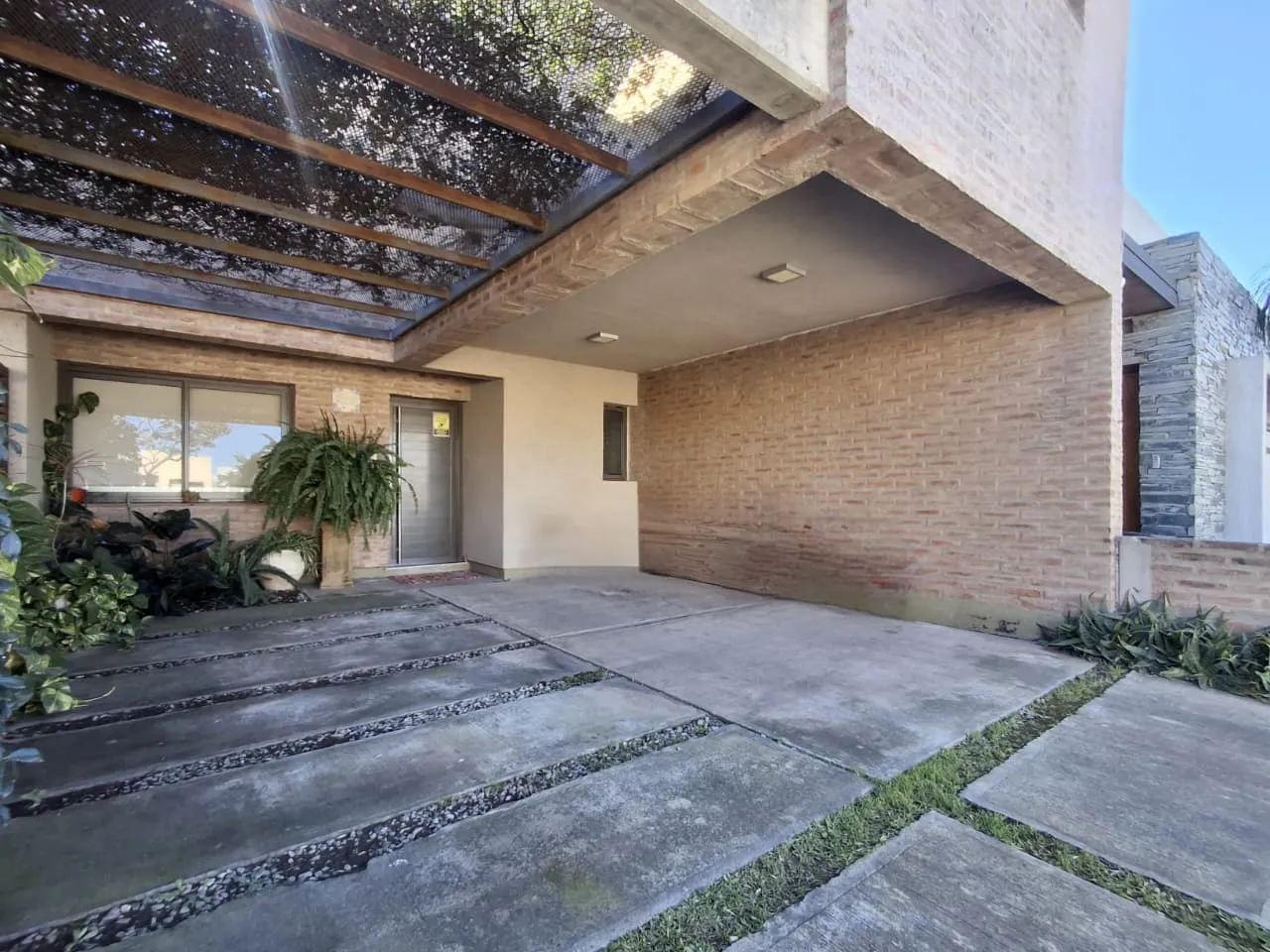Venta Dúplex Claros Village - 3 Dorm - Pileta - Seguridad 24 Hs