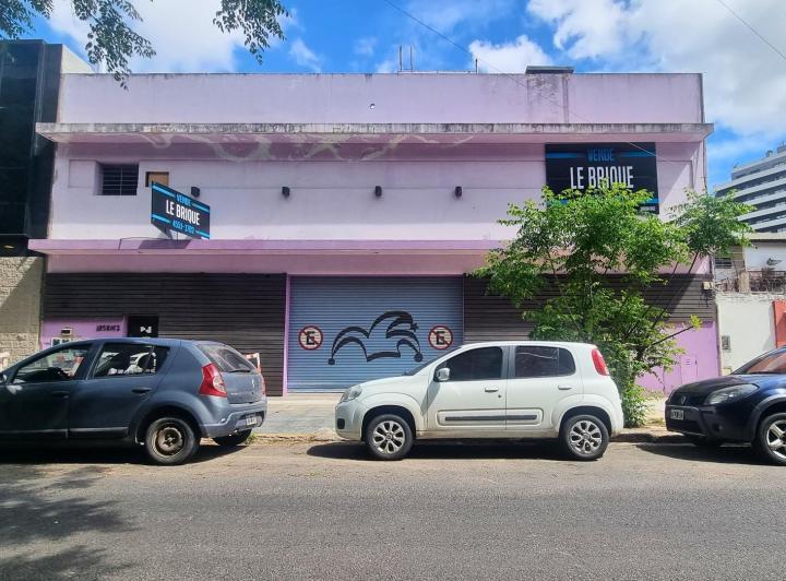Terreno · 702m²