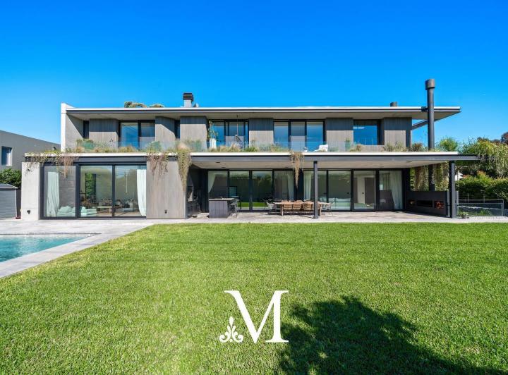 Casa · 650m² · 8 Ambientes
