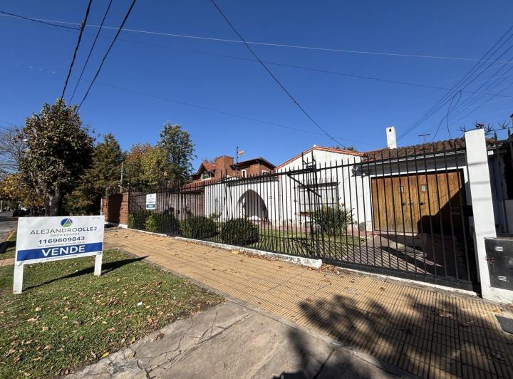 Casa · 170m² · 4 Ambientes · 2 Cocheras