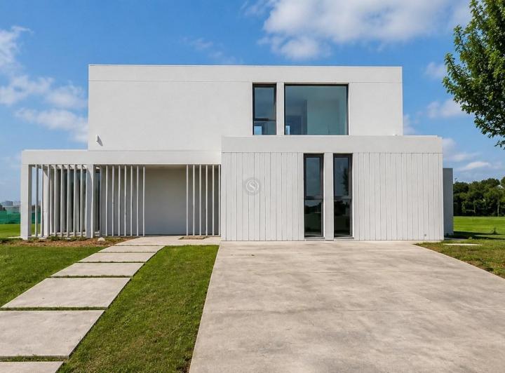 Casa · 230m² · 2 Cocheras