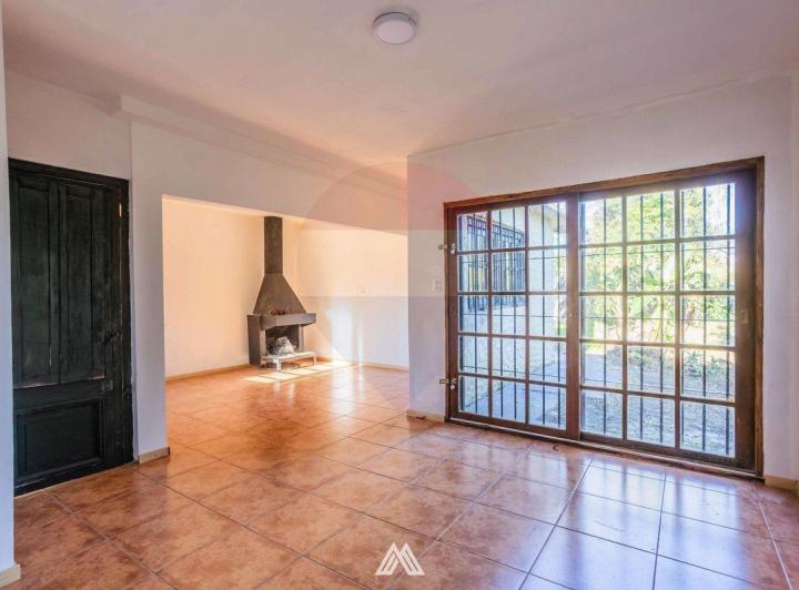 Casa · 135m² · 6 Ambientes · 2 Cocheras