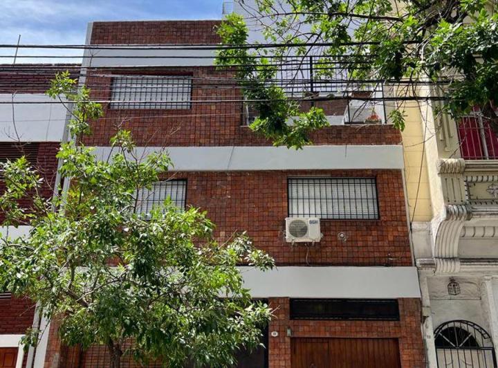Casa · 205m² · 8 Ambientes · 1 Cochera