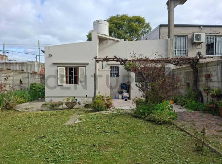 Casa · 100m² · 3 Ambientes · 1 Cochera