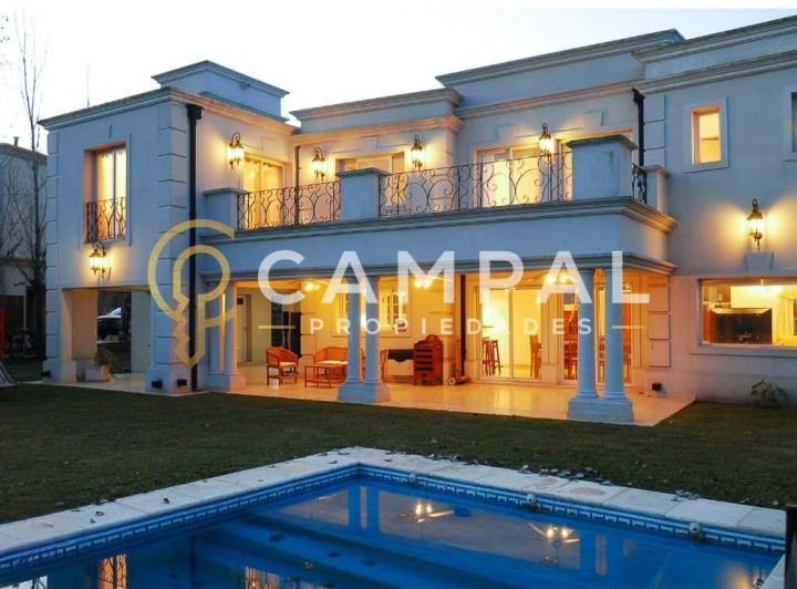Casa · 240m² · 4 Ambientes