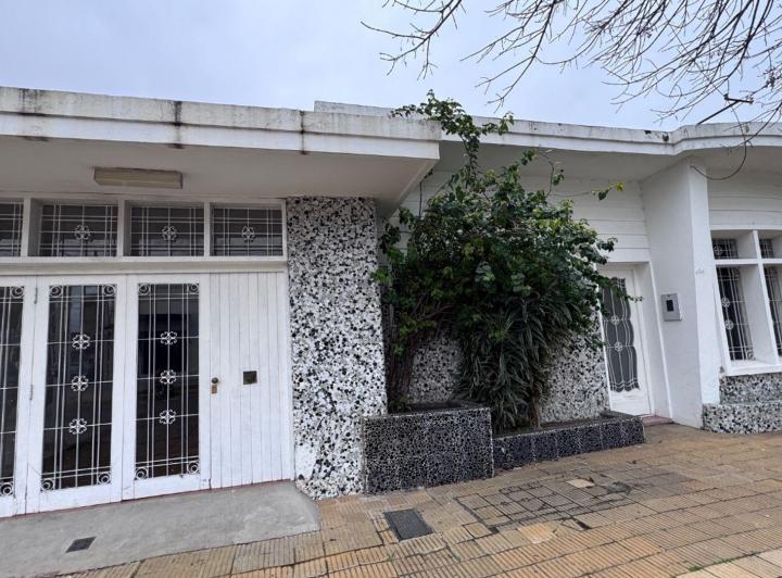 Casa · 120m² · 4 Ambientes · 1 Cochera