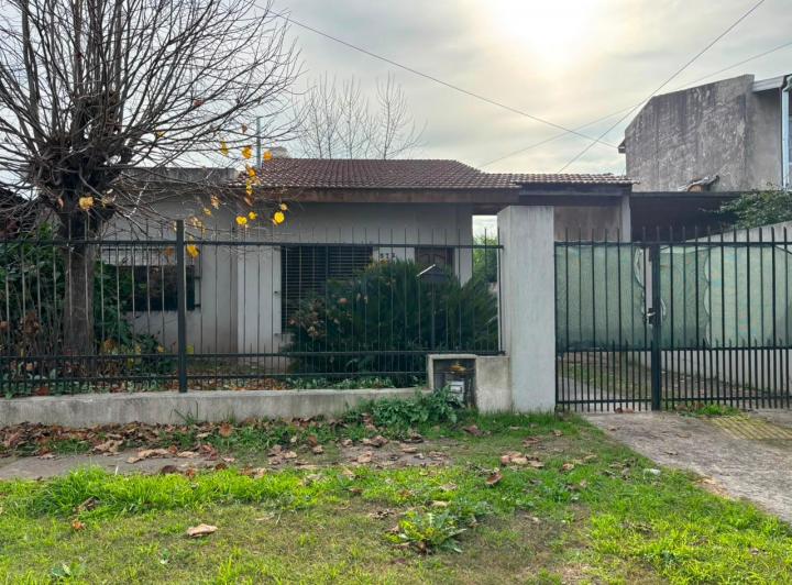 Casa · 60m² · 3 Ambientes · 2 Cocheras