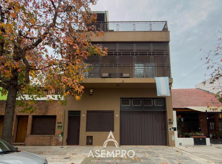 Casa · 250m² · 6 Ambientes · 3 Cocheras