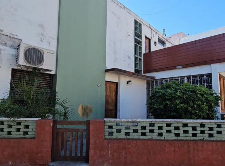 Casa · 190m² · 4 Ambientes · 2 Cocheras