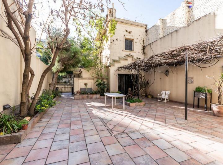 Casa · 346m² · 8 Ambientes · 5 Cocheras
