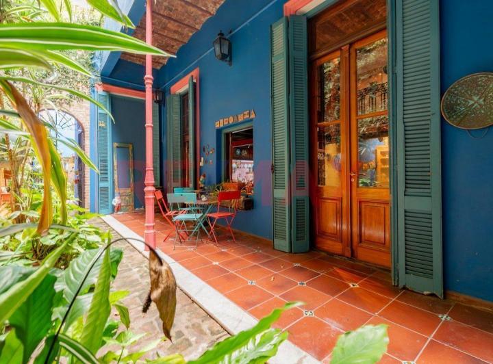 Casa · 340m² · 7 Ambientes