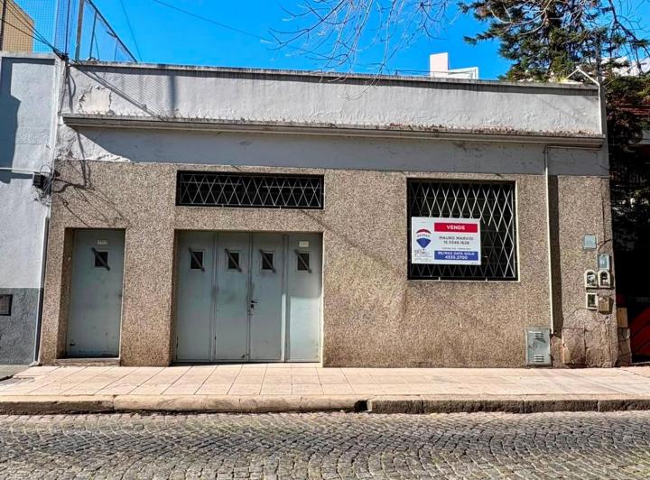 Casa · 232m² · 6 Ambientes · 1 Cochera