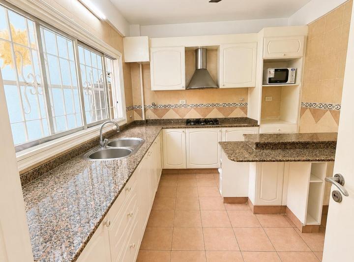 Casa · 170m² · 4 Ambientes · 1 Cochera