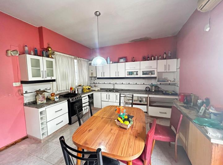 Casa · 77m² · 3 Ambientes · 1 Cochera