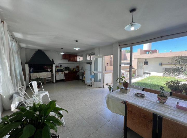 Casa · 220m² · 4 Ambientes