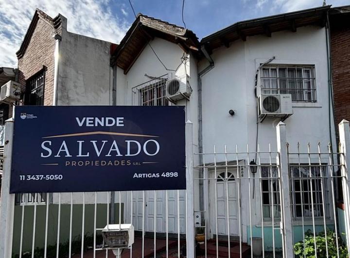 Casa · 82m² · 4 Ambientes · 2 Cocheras