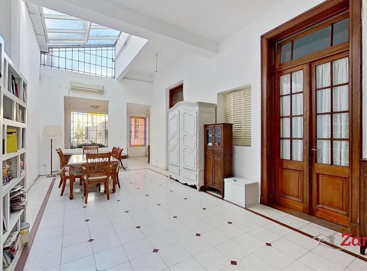 Casa · 256m² · 6 Ambientes