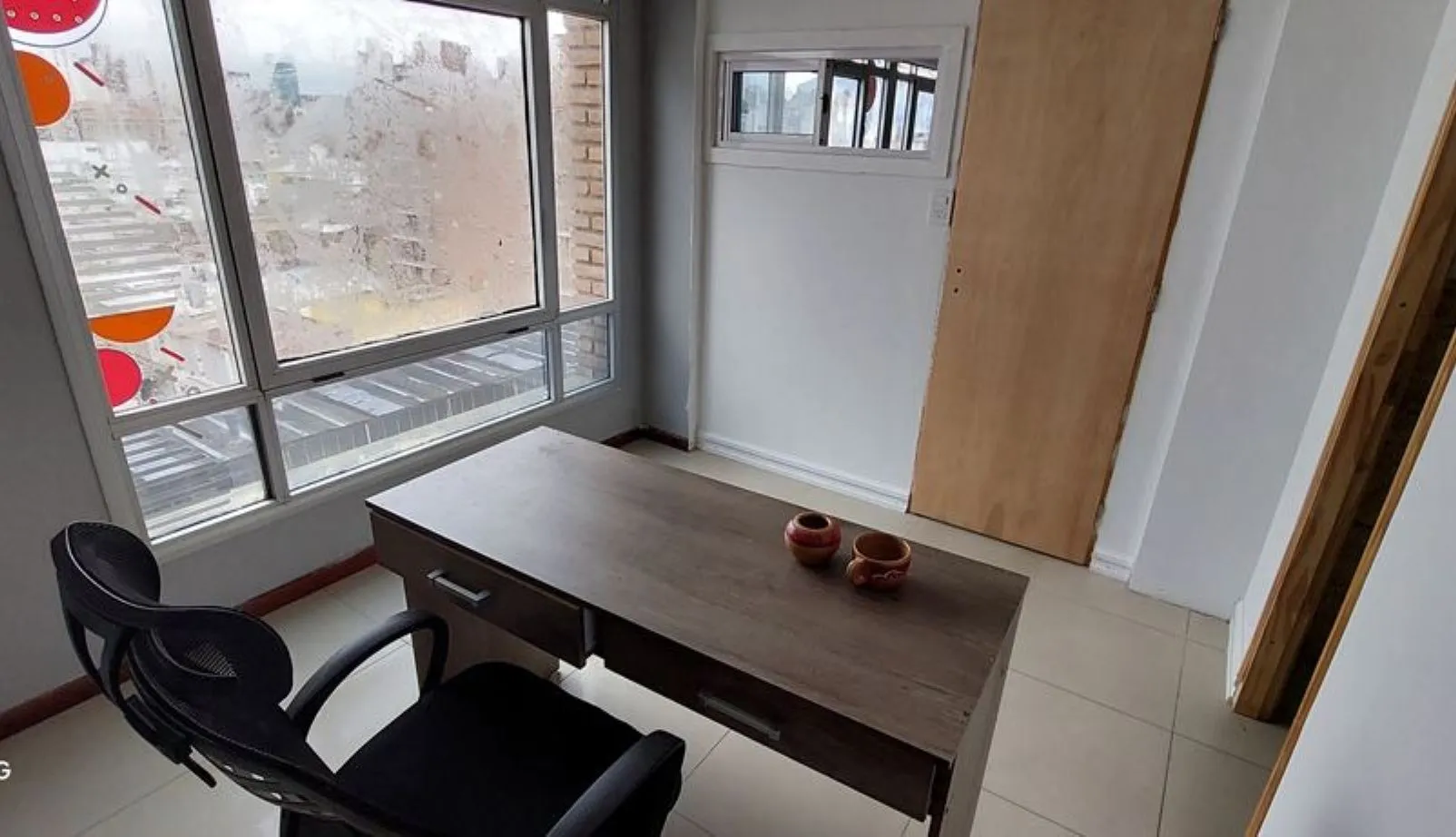 ALQUILO OFICINA (3 PRIVADOS) ALBERDI - HUMBERTO PRIMO Y AVELLANEDA